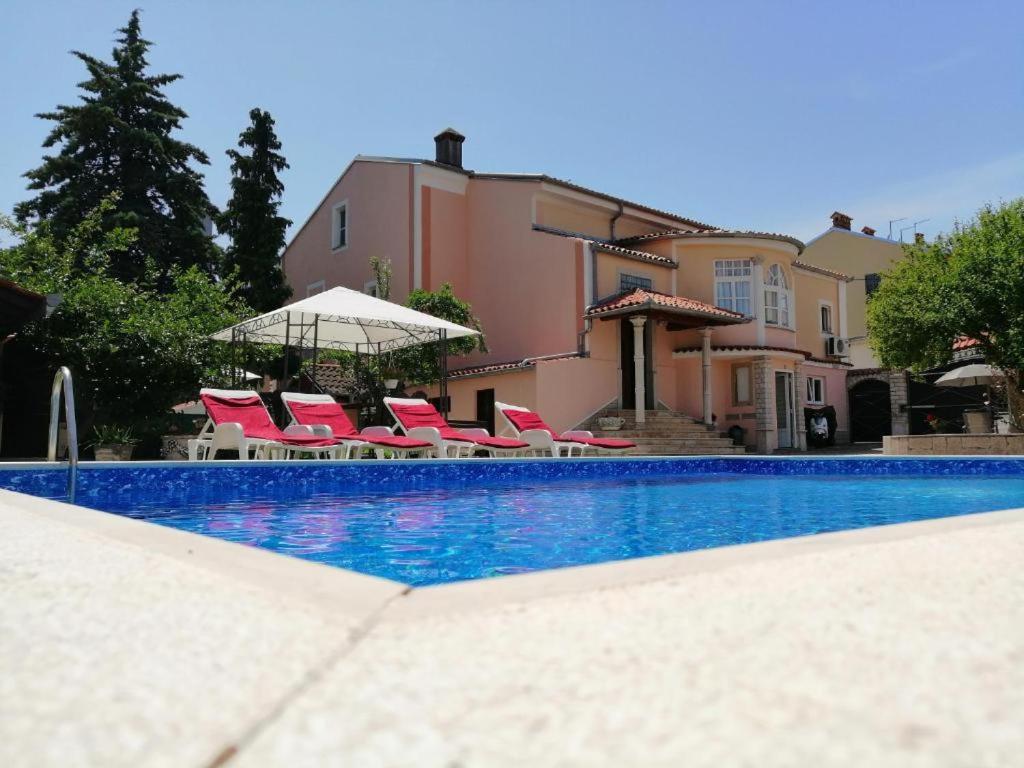 Giovanna Boutique Rooms & Pool PUY Eksteriør bilde