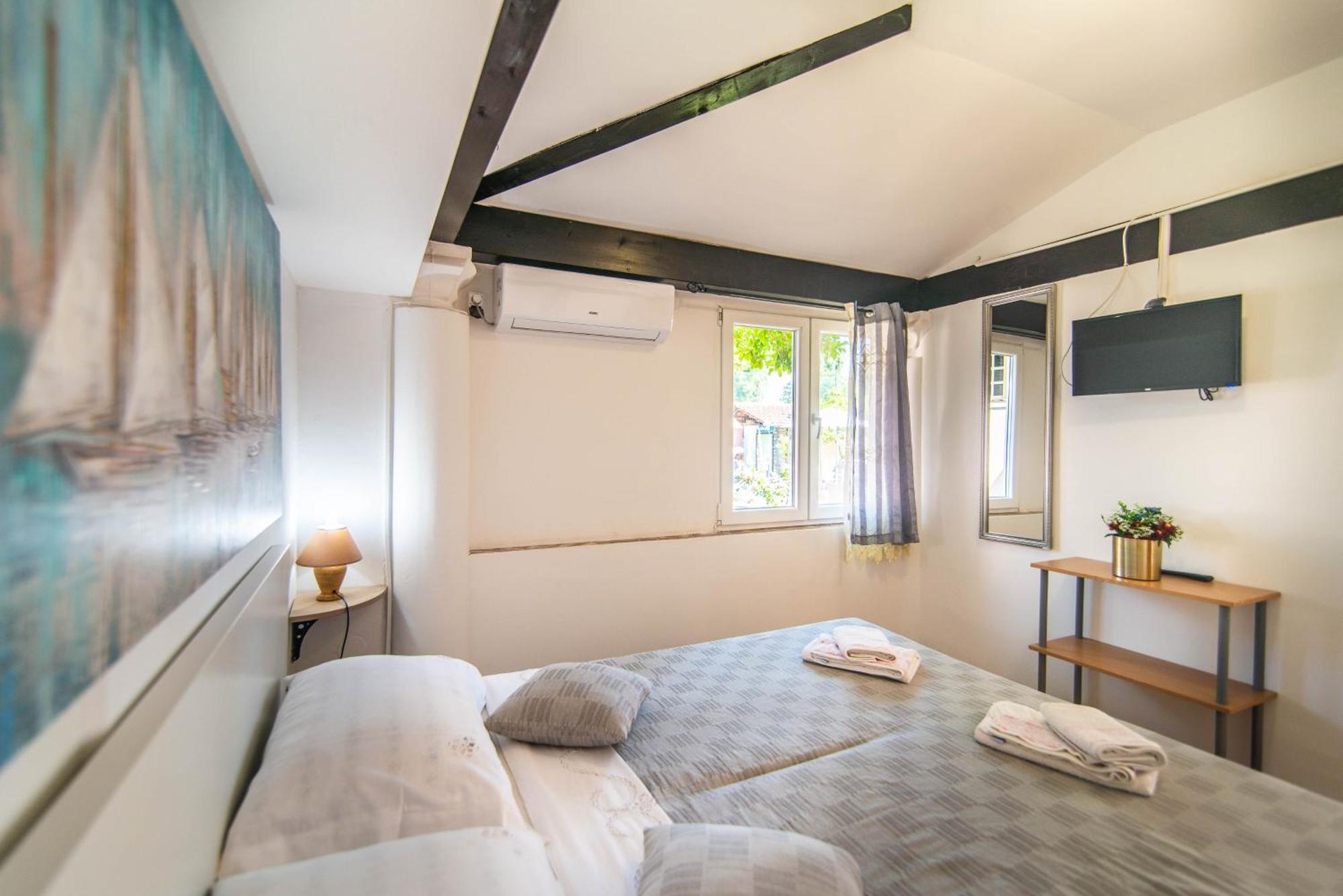 Giovanna Boutique Rooms & Pool PUY Eksteriør bilde