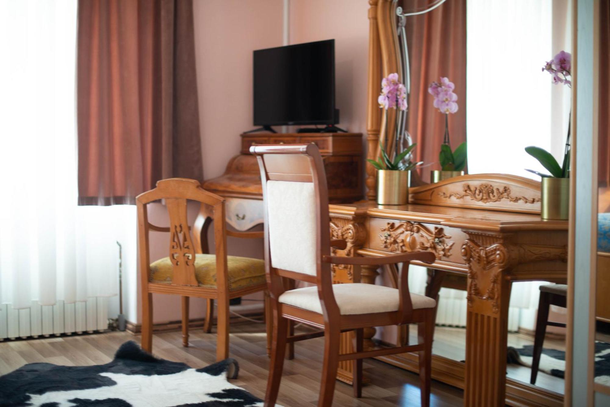 Giovanna Boutique Rooms & Pool PUY Eksteriør bilde