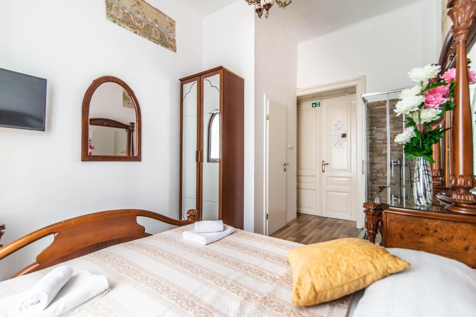 Giovanna Boutique Rooms & Pool PUY Eksteriør bilde
