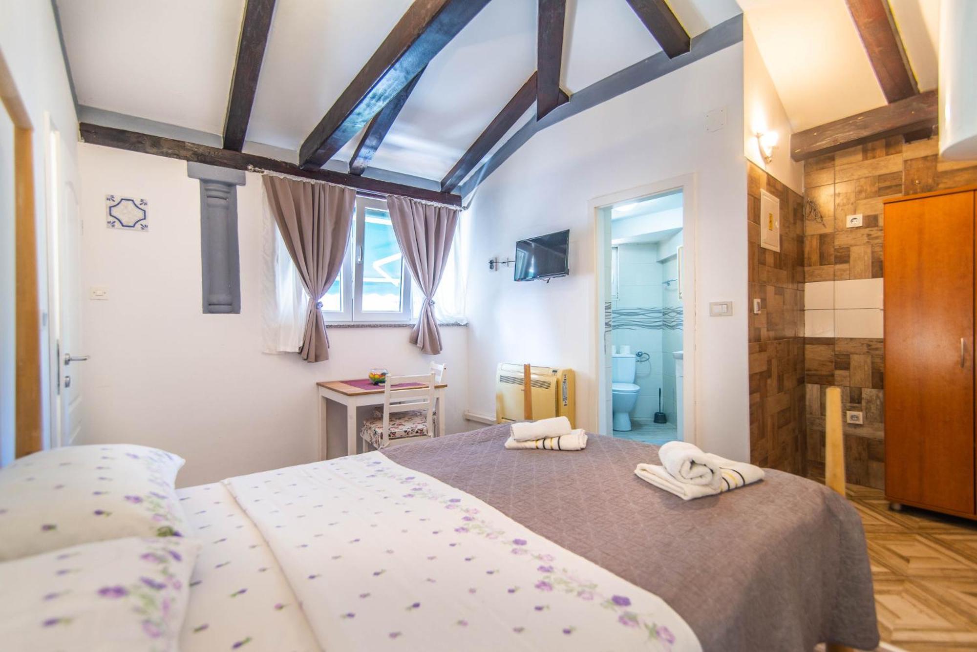 Giovanna Boutique Rooms & Pool PUY Eksteriør bilde