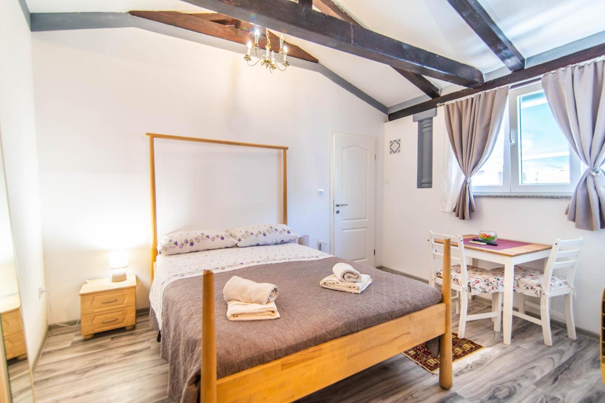 Giovanna Boutique Rooms & Pool PUY Eksteriør bilde