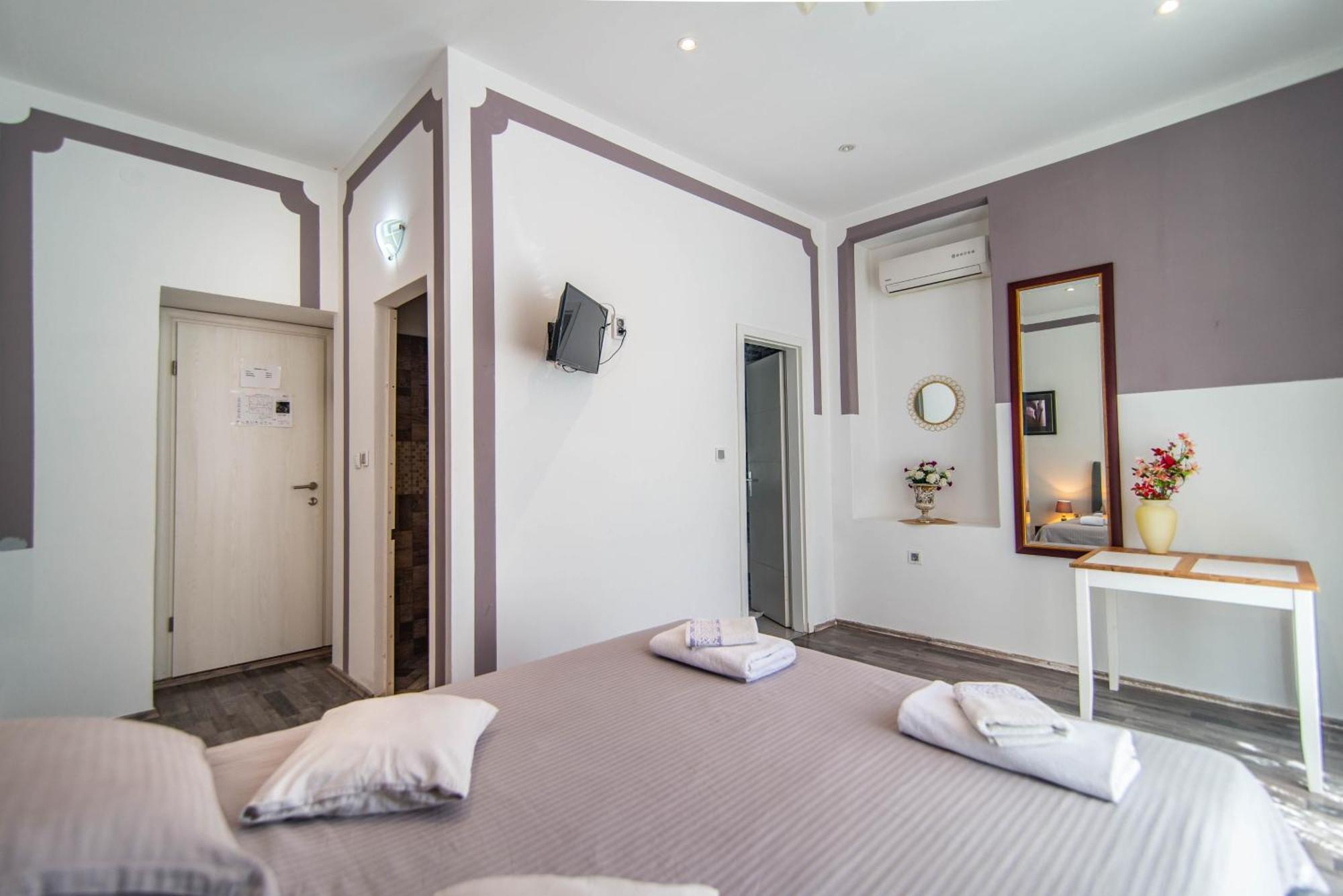 Giovanna Boutique Rooms & Pool PUY Eksteriør bilde