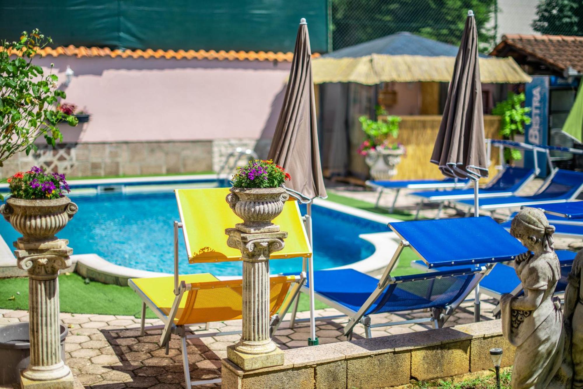 Giovanna Boutique Rooms & Pool PUY Eksteriør bilde